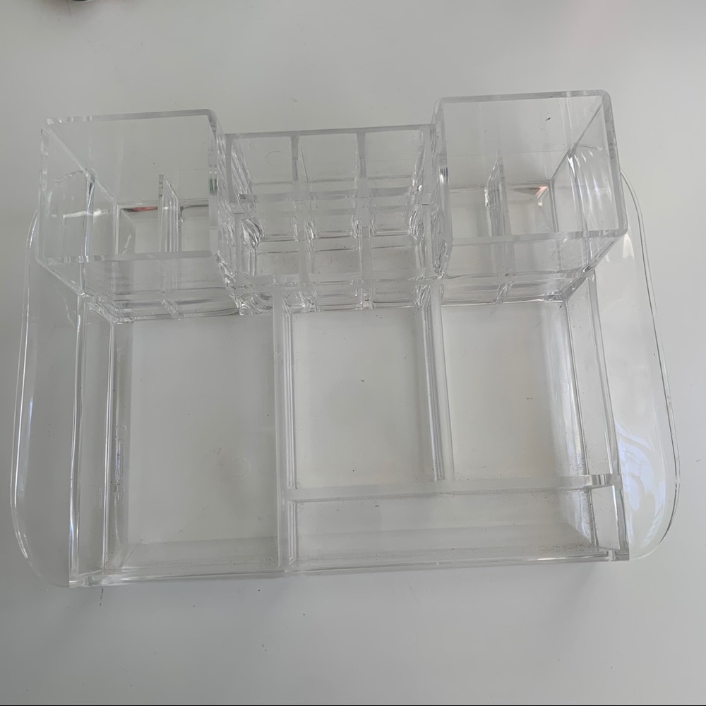 Acrylic makeup organizer